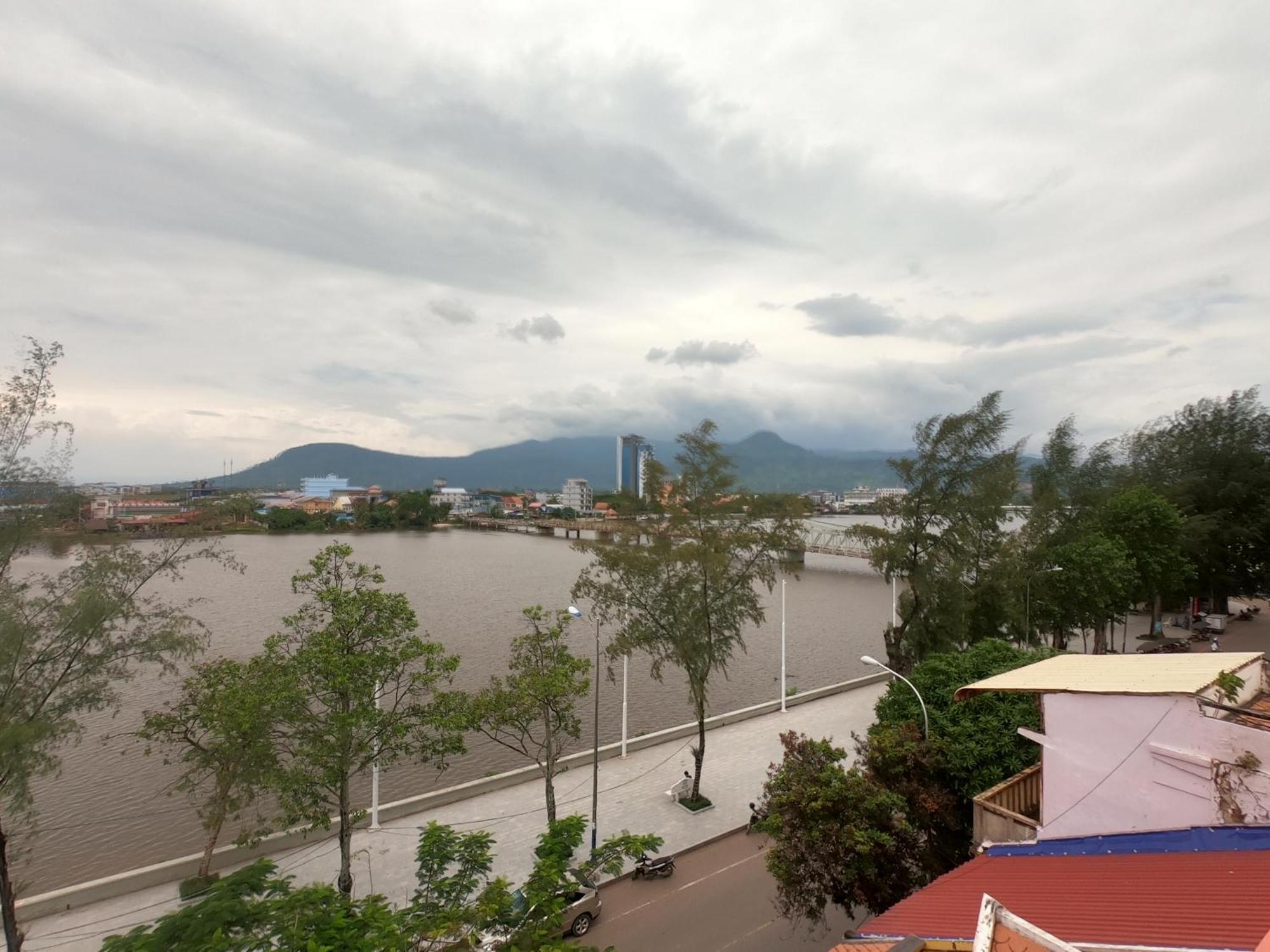Good Morning Kampot Hotel Exterior foto
