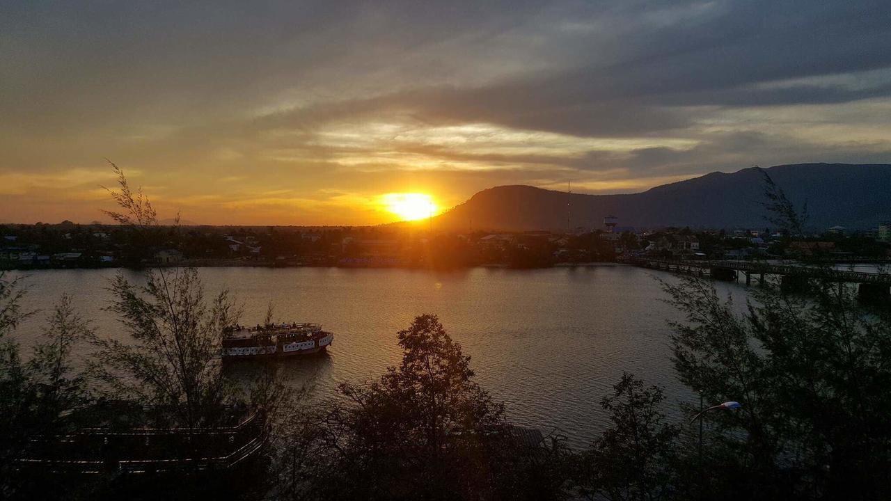 Good Morning Kampot Hotel Exterior foto