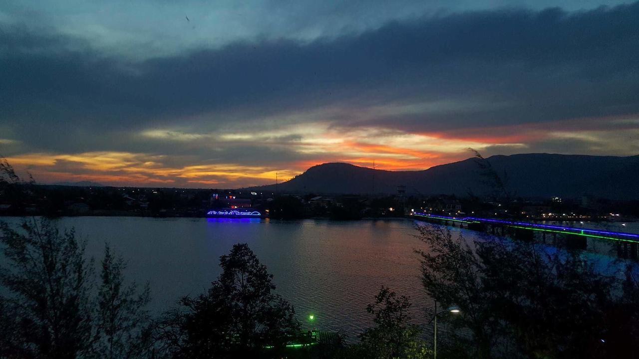 Good Morning Kampot Hotel Exterior foto